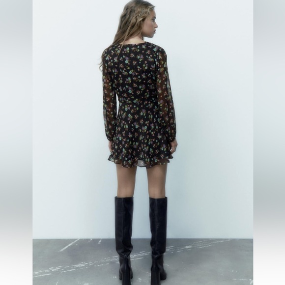 NWT ZARA SHORT FLORAL PRINT DRESS MULTICOLORED SIZE XS NWT - Picture 4 of 7